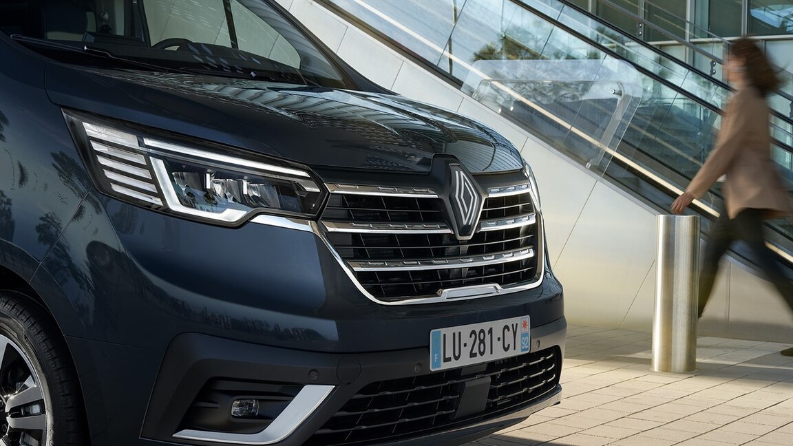 dünaamilise disainiga esiosa