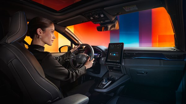 Regenerative braking - Renault Captur E-Tech full hybrid